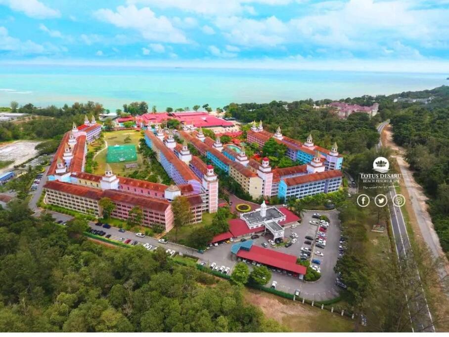 Lotus Desaru Beach Resort, 2 Bdrms, W/Splash Park Bandar Penawar Dış mekan fotoğraf