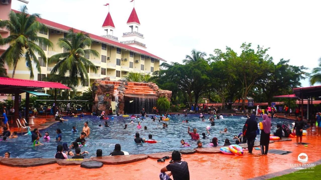 Lotus Desaru Beach Resort, 2 Bdrms, W/Splash Park Bandar Penawar Dış mekan fotoğraf